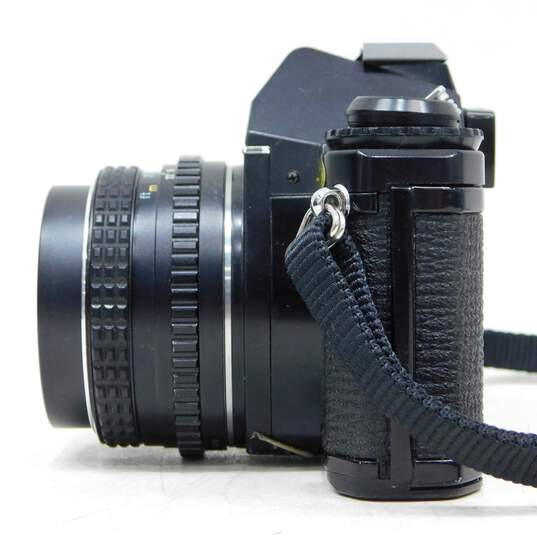 Pentax MV 35mm SLR Film Camera w/ 2 Lens, Flash, Exposure Meter & Bag image number 5