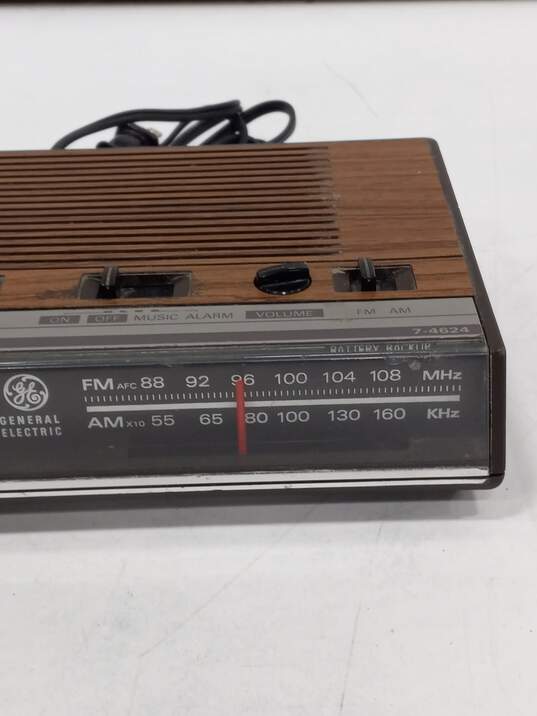 Vintage General Electronic Digital FM/AM Clock Radio 7-4624 image number 3