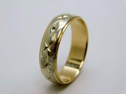 Vintage 14K Two Tone White & Yellow Gold Etched Wedding Band Ring 4.5g alternative image