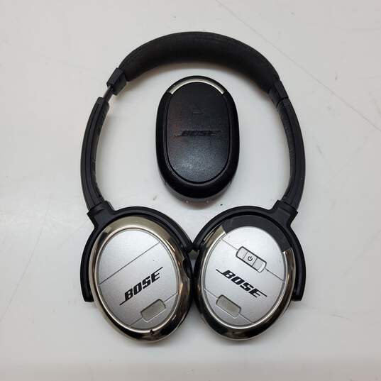 Bose QuietComfort 3 Noise Cancelling Wired Headphones image number 1