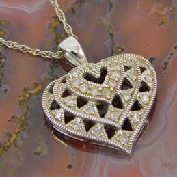 14K White Gold 0.21 CTTW Diamond Accent Heart Pendant Necklace 3.9g