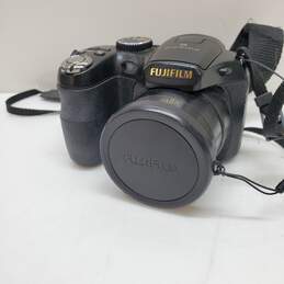 Fujifilm FinePix S Series S2800HD 14MP 18X Zoom Digital Camera
