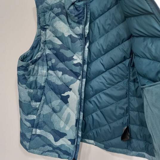 The North Face Blue Camouflage Puffer Vest Women's Size XXL image number 3