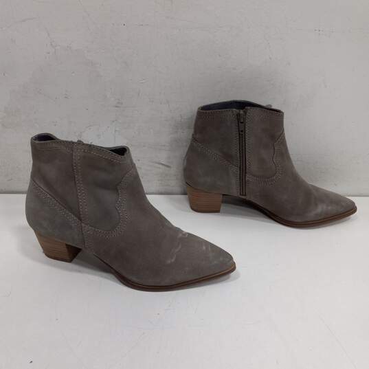 Seychelles Women's Gray Suede Heeled Ankle Boots Size 7 image number 4