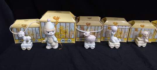 Bundle of Precious Moments Figurines image number 2