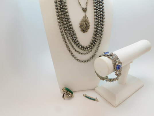 Vintage Silver Tone Delft Blue Faux Green Stone Pearl Jewelry 270.7g image number 1