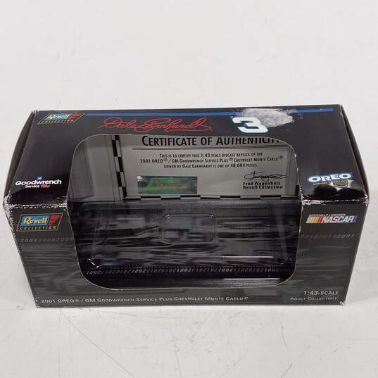 Revell Collection 2001 Oreo GM Goodwrench Service Plus Monte Carlo Dale Earnhardt 1:43 Scale image number 5