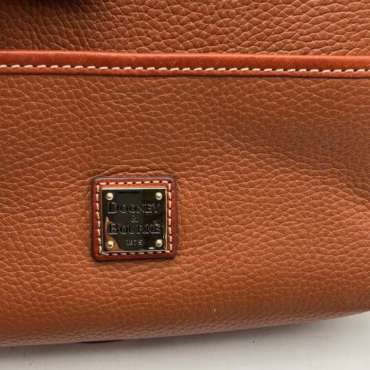 Dooney & Bourke Womens Brown Leather Zipper Adjustable Strap Crossbody Bag Purse image number 5