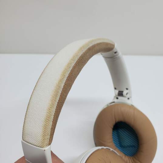 Bose Headphones Untested for Parts or Repair image number 5