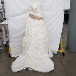 Embroidered Beaded Ball Gown Wedding Dress with Train Size 10 Waist 27in Chest 32in Loose Stitching