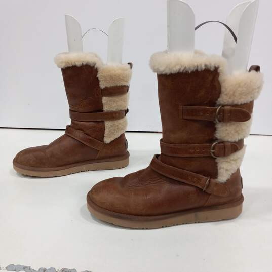 Women's Brown Leather Ugg Boots Size 9 image number 1