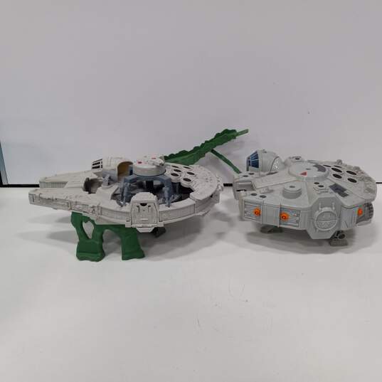 Pair of Star War Aircrafts Toys image number 4