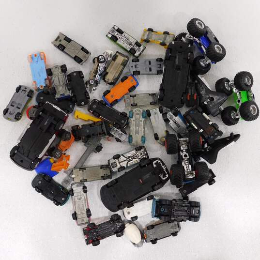 Mixed Lot of Die Cast Vehicles Matchbox ,Hotwheels  and more image number 2