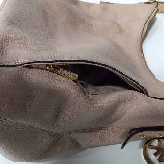 Michael Kors Pebble Grain Tan/Beige Shoulder Handbag image number 5