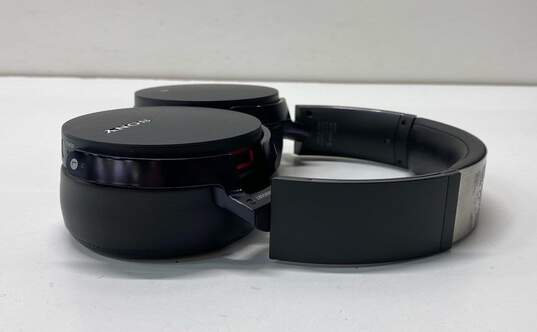 Sony Bluetooth Headphones Model MDR -XB950BT image number 3