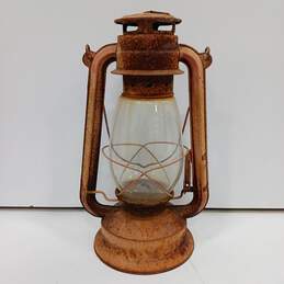 Vintage Rustic Oil Lantern alternative image