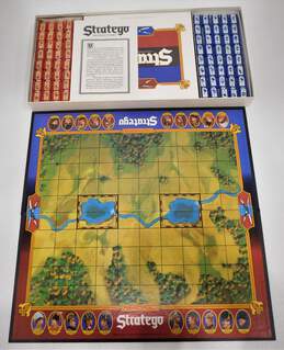 Milton Bradley Stratego 1986 Board Game The Classic Game of Battlefield Strategy alternative image
