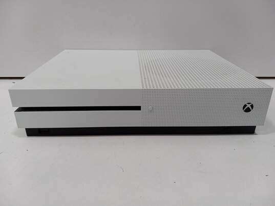 Microsoft Xbox One X White Console Game Bundle image number 2