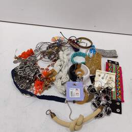 Bundle of Assorted Costume Jewelry & Accessories alternative image