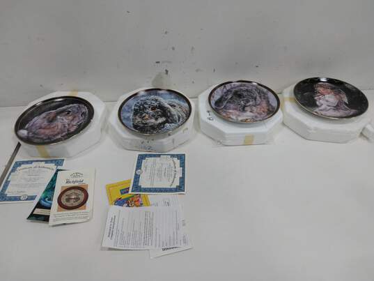Bundle Of 4 Assorted Van Hygan Collectors Plates image number 1