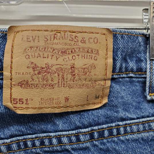 Vintage Womens Levi's Blue Jeans 551 Relaxed Fit Tapered Leg 10 MED image number 4