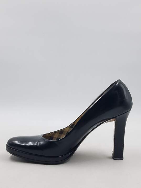 Authentic Burberry Black Classic Pump W 7.5 image number 2