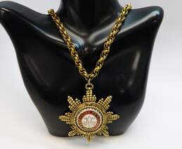 Vintage Coro Gold Tone Padroeira Doreino Medallion Pendant Necklace 100.3g