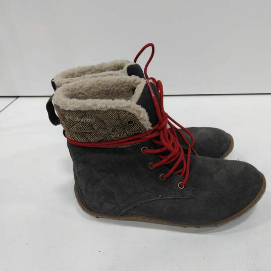 Womens Powder Summit Gray Suede Lace Up Waterproof Ankle Snow Boots Size 6 image number 2