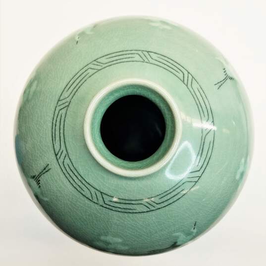 Korean Celadon Pottery  13in H  Crane Pattern Crackle Vase image number 3