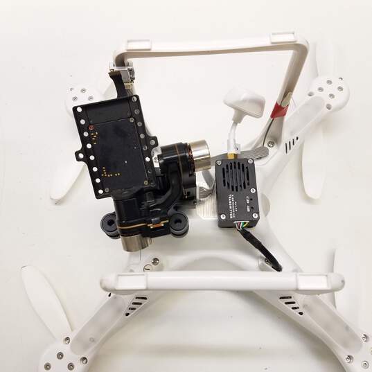 DJI Phantom Model No. SR6 Drone with Accessories image number 5