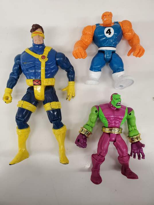 Lot of Early 90's Superhero Action Figures image number 4