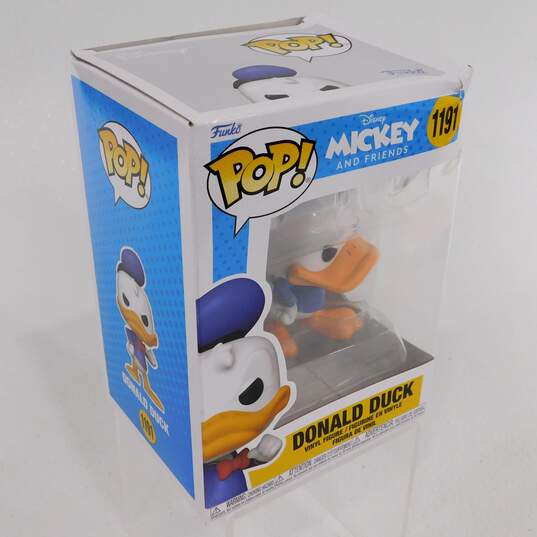 2  Funko Pops Donald And Daisy Duck  1191 1192 image number 2