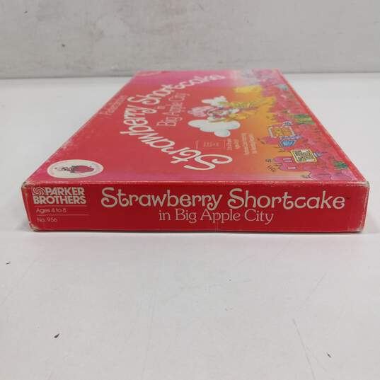 Parker Brothers Strawberry Shortcake in Big Apple City No 956 image number 4