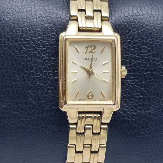 Vintage Women's Seiko 040143 Tank Stainless Steel Bracelet Watch image number 4