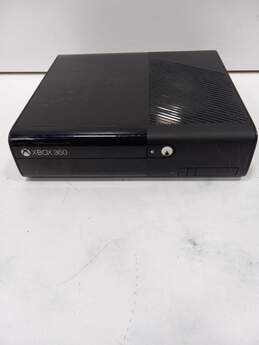 Microsoft XBOX 360 E Console Game Bundle With Kinect alternative image
