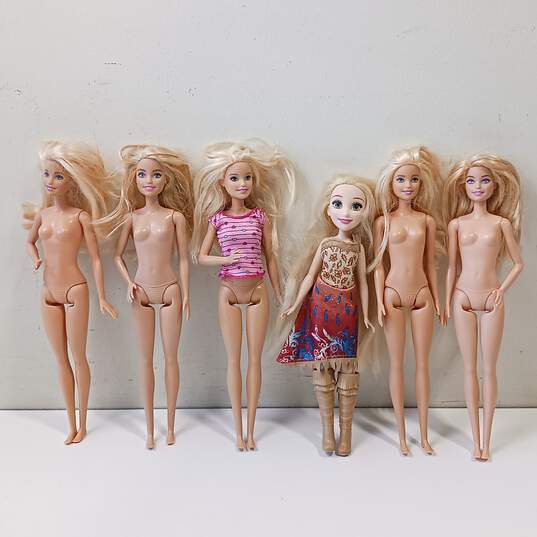 Bundle of Barbie Dolls image number 1