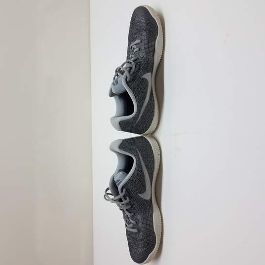 Buy the Nike Kobe Mamba Instinct Men's grey/grey Basketball Shoes  |  GoodwillFinds
