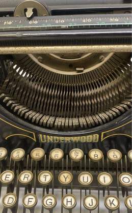 Vintage Underwood Typewriter alternative image