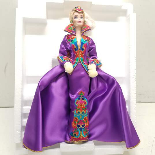 Royal Splendor Barbie, The Presidential Porcelain Barbie Collection, 1993 Mattel IOB image number 5