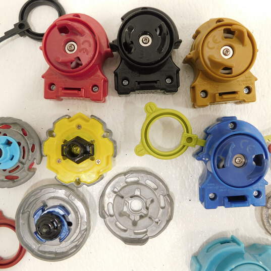 Beyblade Metal Fight Lot w/ Launchers image number 2