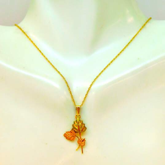 14K Yellow & Rose Gold Etched Leaf Pendant Necklace 1.0g image number 2