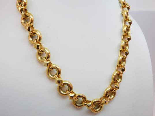 Buy the Tory Burch Gold Tone Shell Clasp Fancy Link Chain Necklace |  GoodwillFinds