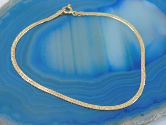 14K Yellow Gold Squiggle Pattern Herringbone Chain Bracelet 1.5g image number 1
