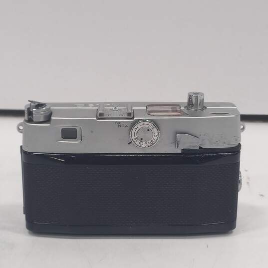 Petri Hi-Lite Rangefinder Film Camera image number 3