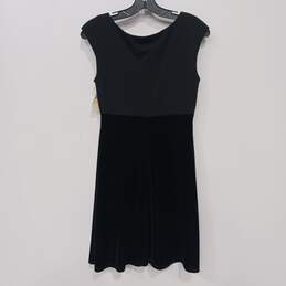 Women's Shelli Segal Black Velvet V-Neck Midi Dress Sz 6 NWT alternative image