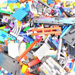 6.8 lbs. Of LEGOS Bricks And Pieces