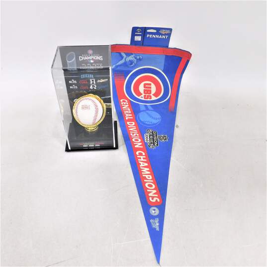 Chicago Cubs 3-Time World Series Champs Commemorative Baseball In Case W/ Pennant Flag image number 1