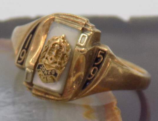 Vintage 10K Yellow Gold Mother of Pearl Class Ring 4.2g image number 4