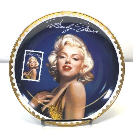 4 Assorted Marilyn Monroe & James Dean Limited Collector's Wall Art Plates image number 2