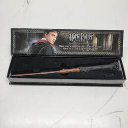 Harry Potter The Noble Collection Wand with Illuminating Tip alternative image